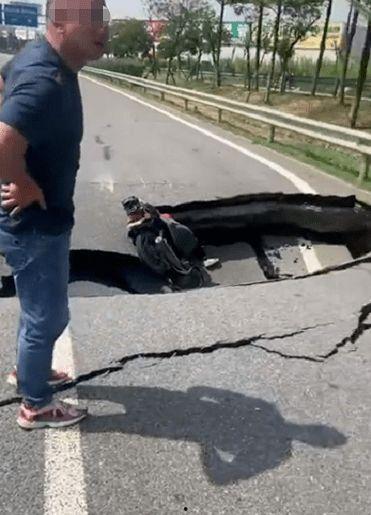 爆料机车女骑手视频在线观看,勇敢逐梦的青春风采  第2张